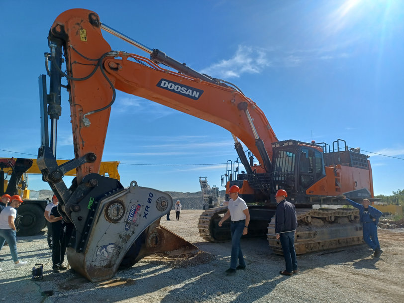 Intrac Product Training and Visit to a DX800LC-7 in an Estonian Oil Shale Mine